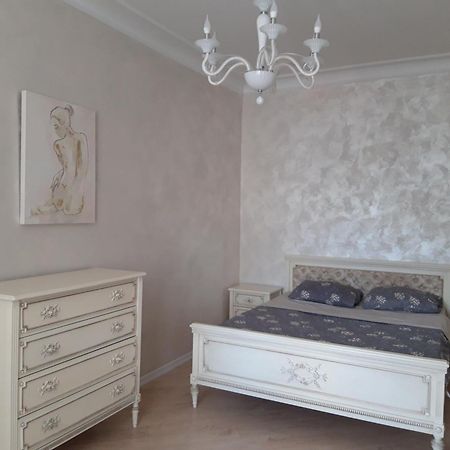 Luxury Apartment In The Center Chisinau Ngoại thất bức ảnh